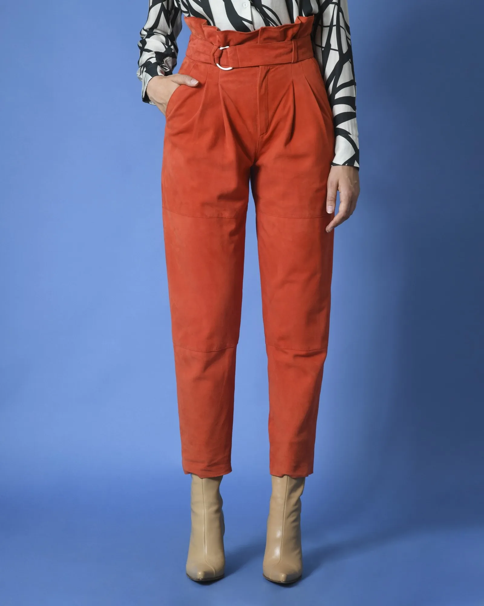 Pantalon carotte en daim P.A.R.O.S.H 