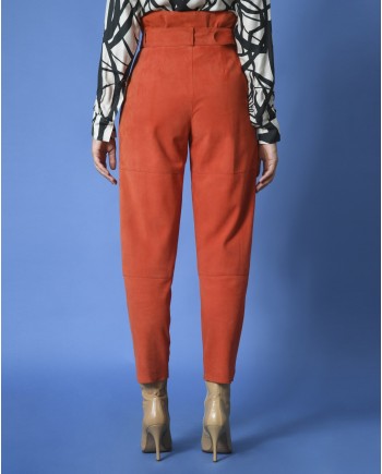 Pantalon carotte en daim P.A.R.O.S.H 