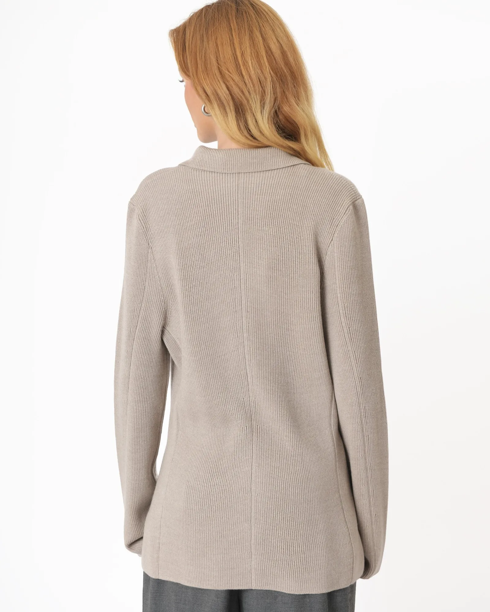 Cardigan en laine beige Manostorti 