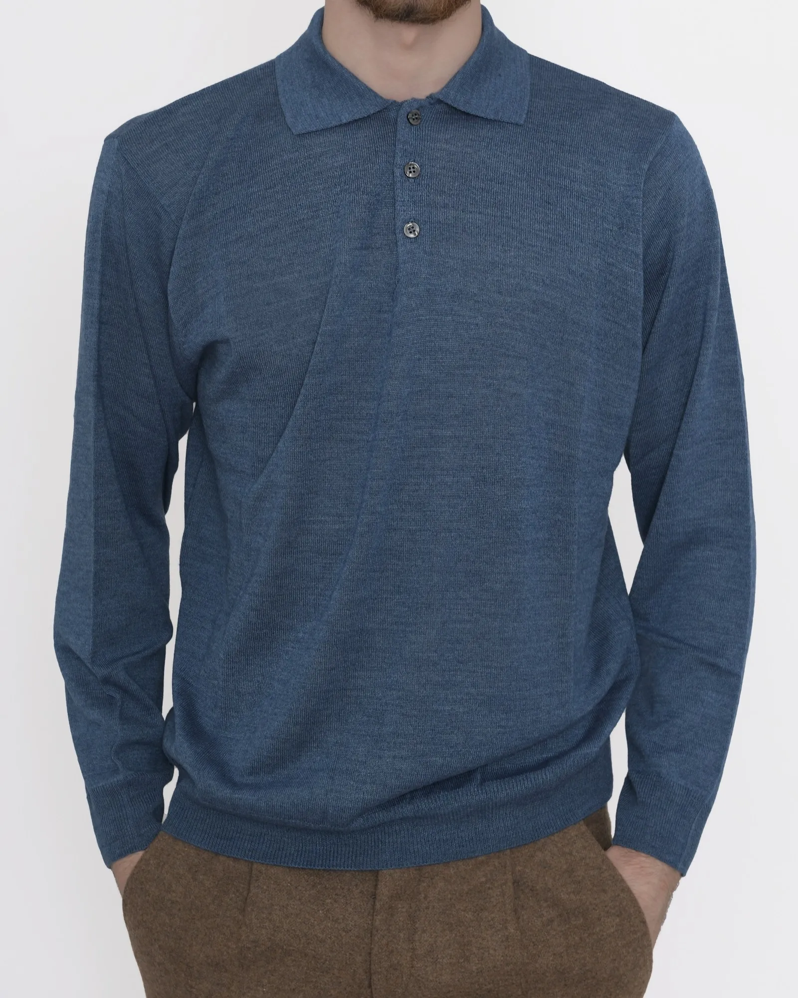 Pull en laine bleue Vneck 