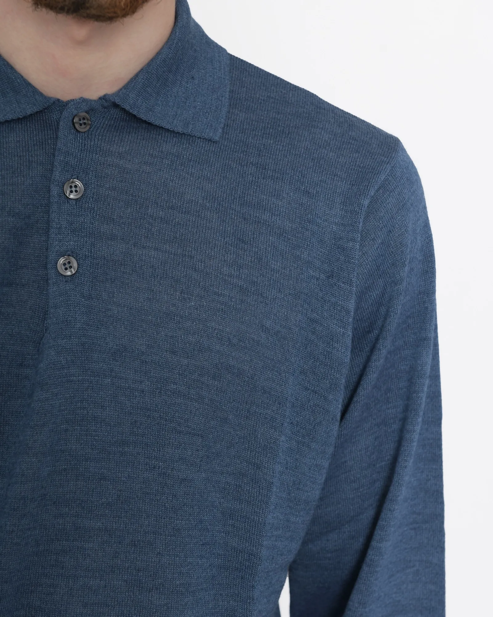 Pull en laine bleue Vneck 