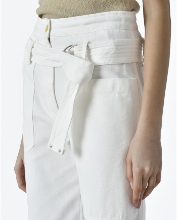 Pantalon blanc avec ceinture à boucles Hache 