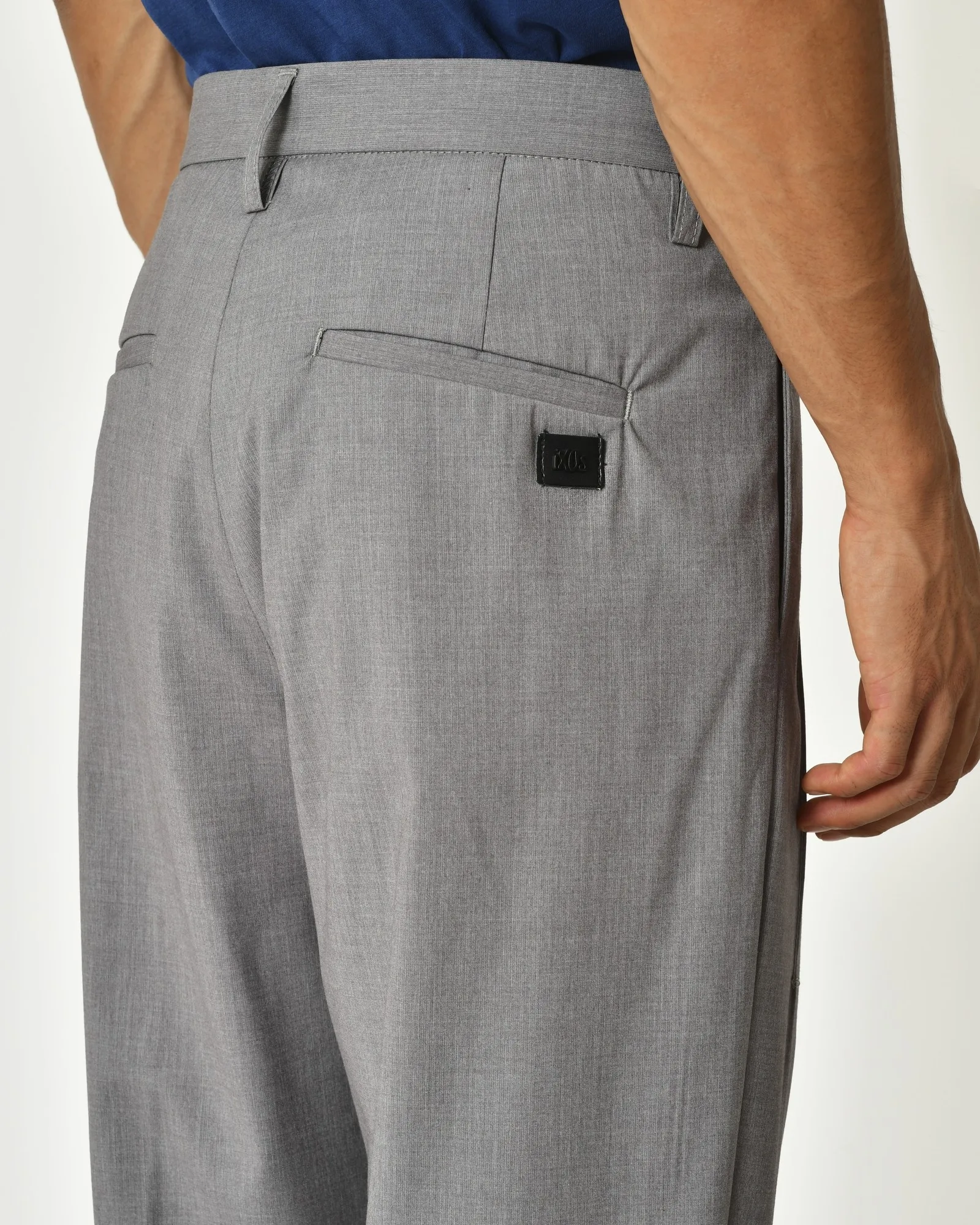 Pantalon gris à plis Ixos 