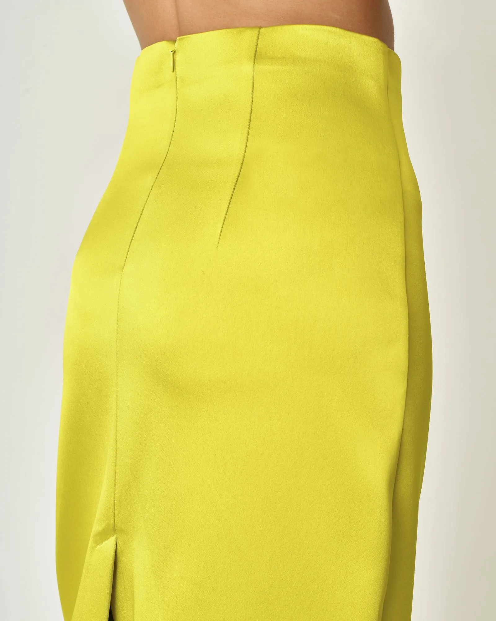 Jupe crayon en satin jaune Parosh 