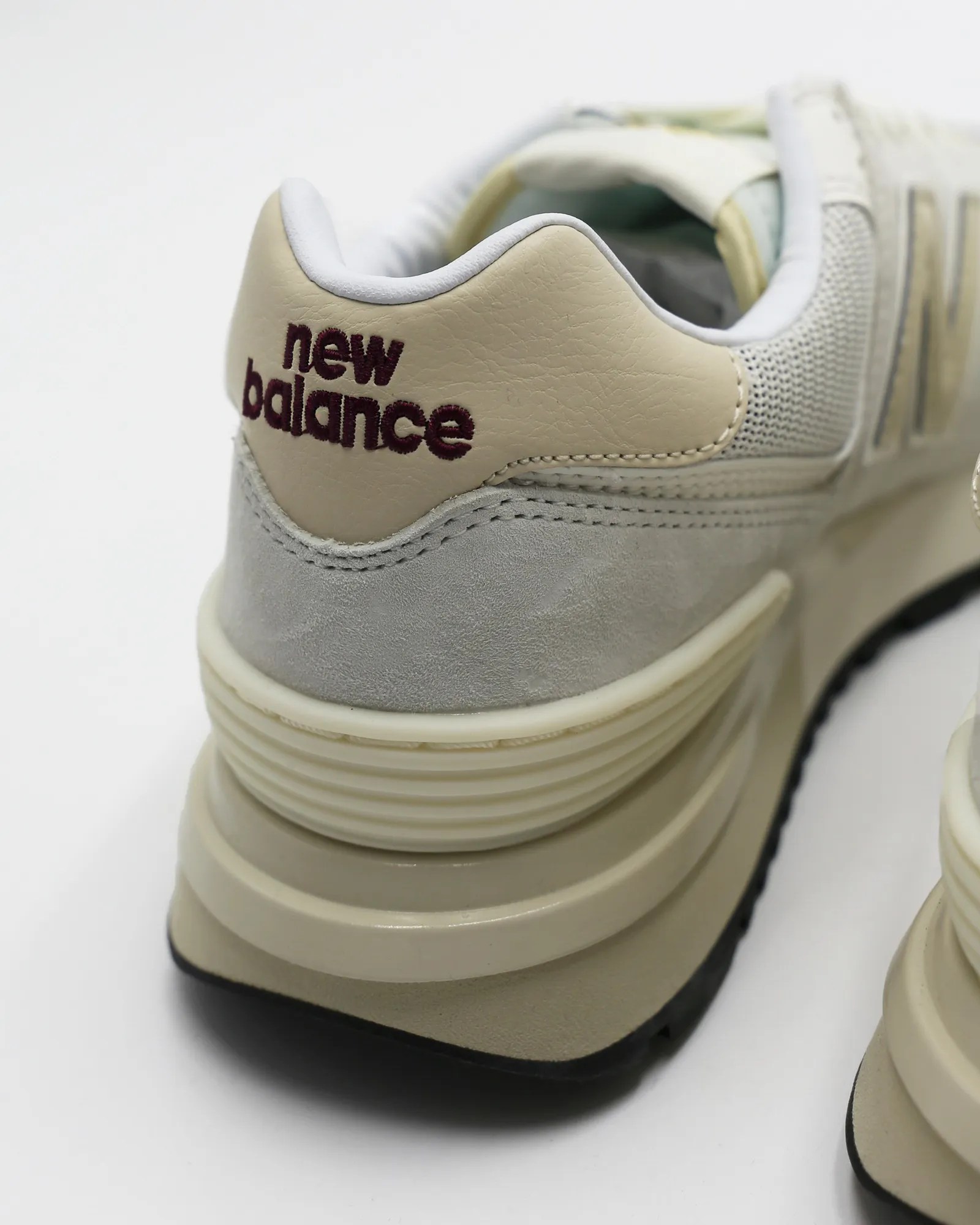 Baskets grise et beige New Balance 