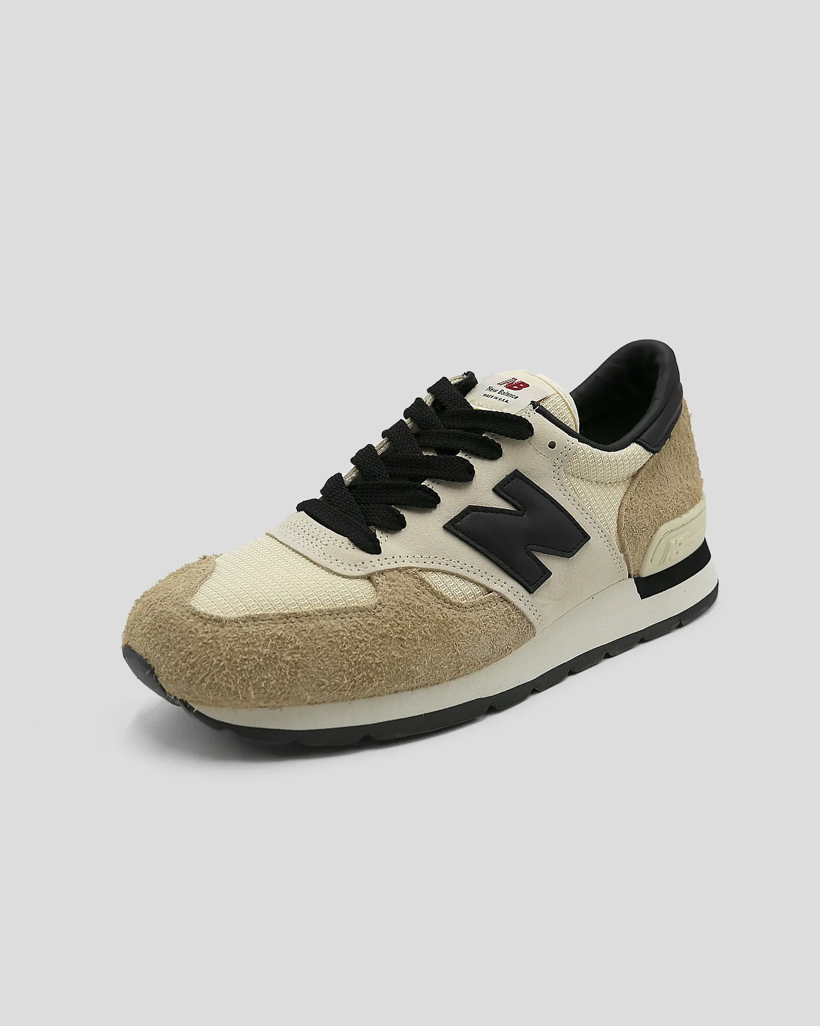 Baskets beige et noire en daim et toile New Balance 