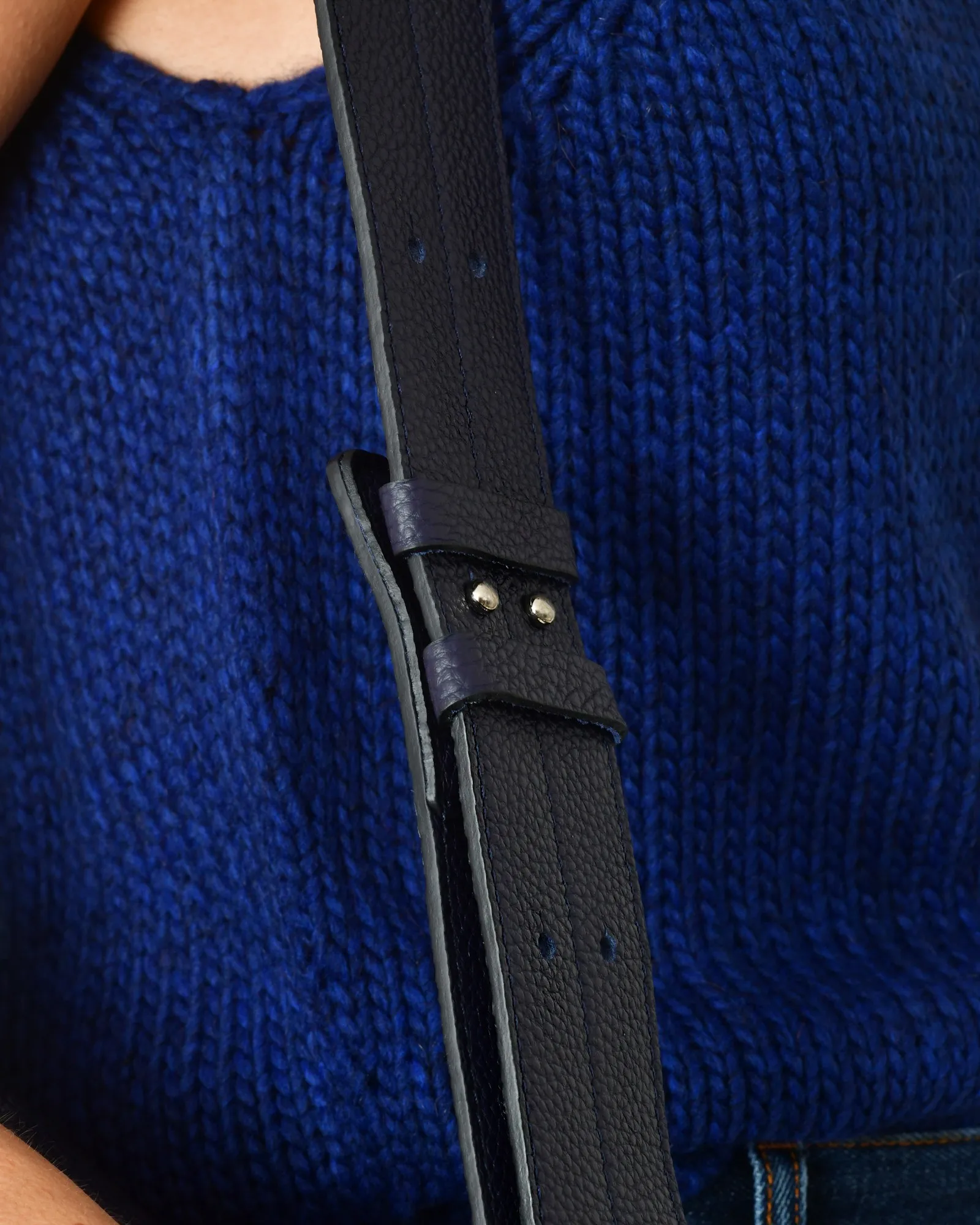 Sac porté épaule en cuir texturé bleu Falorni 