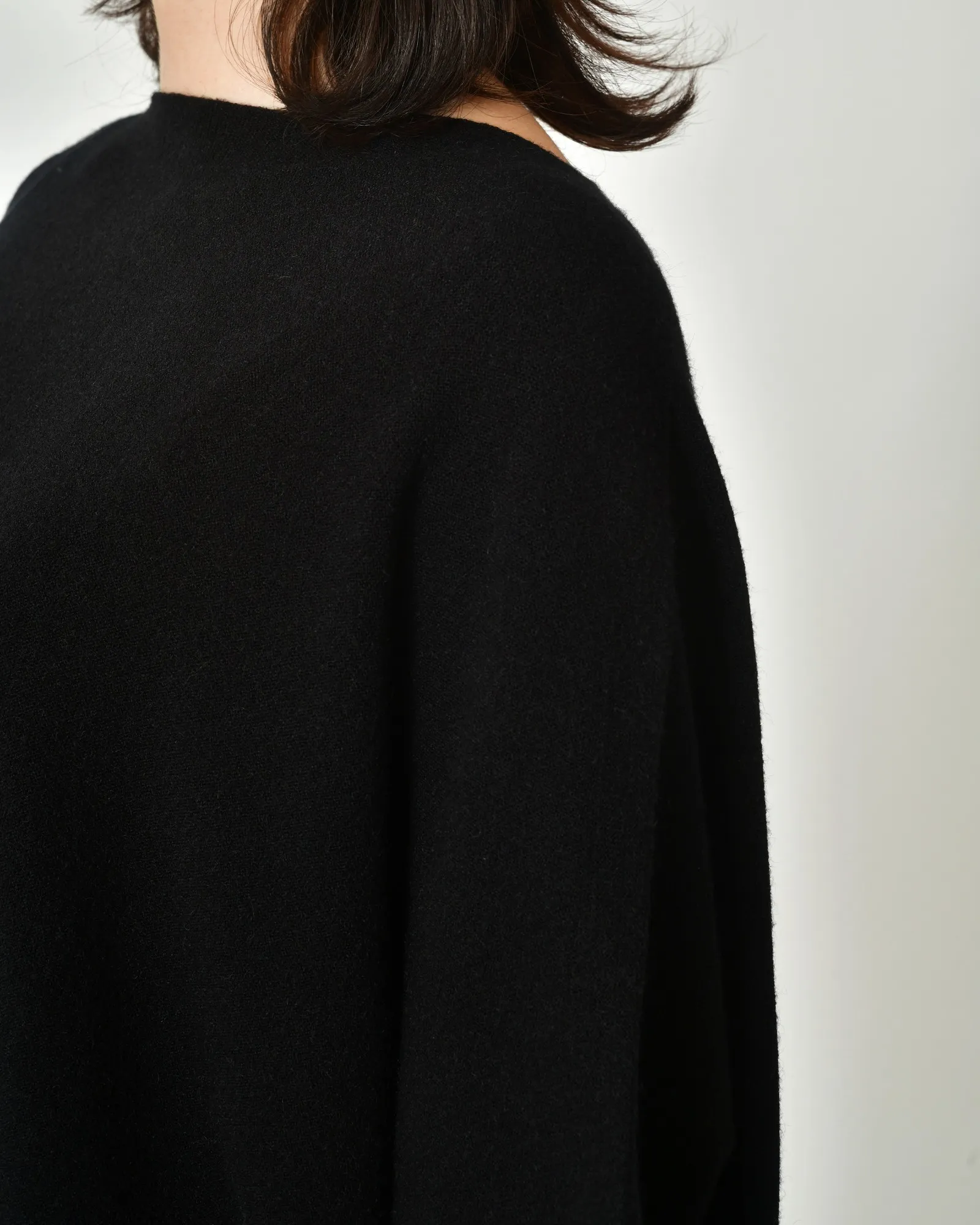 Pull en viscose et laine noire Hira 