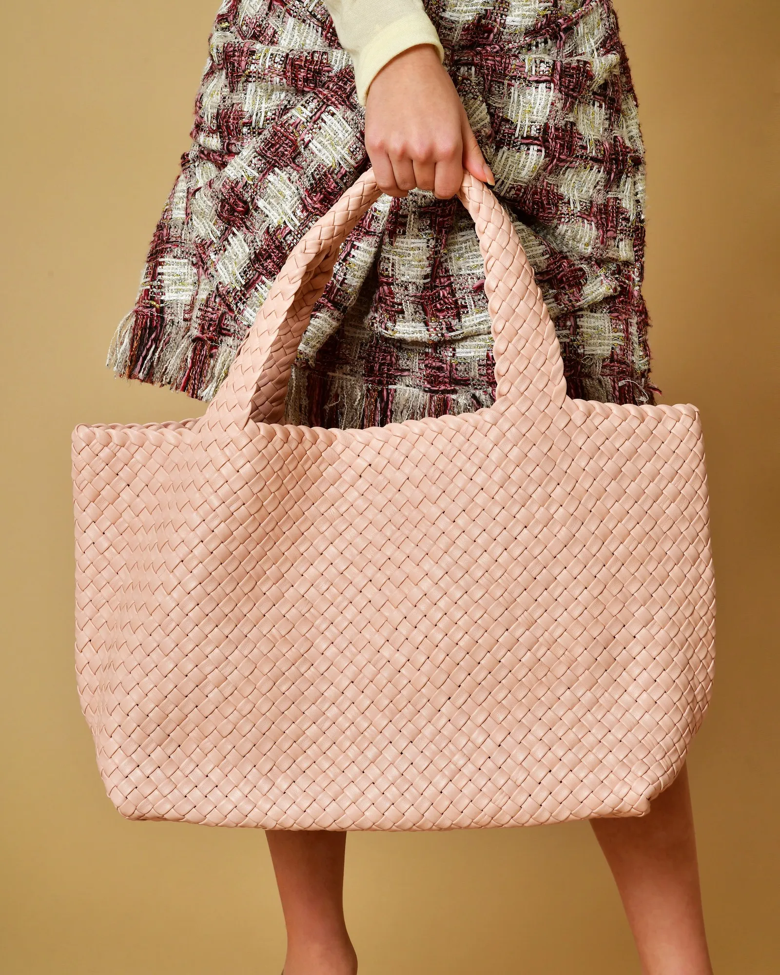 Sac cabas en cuir tressé rose Falorni 