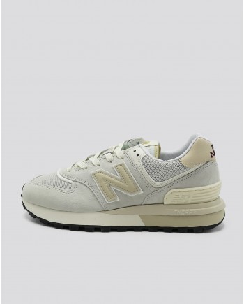 NEW BALANCE outlet Destockage de marques de luxe La Piscine Paris