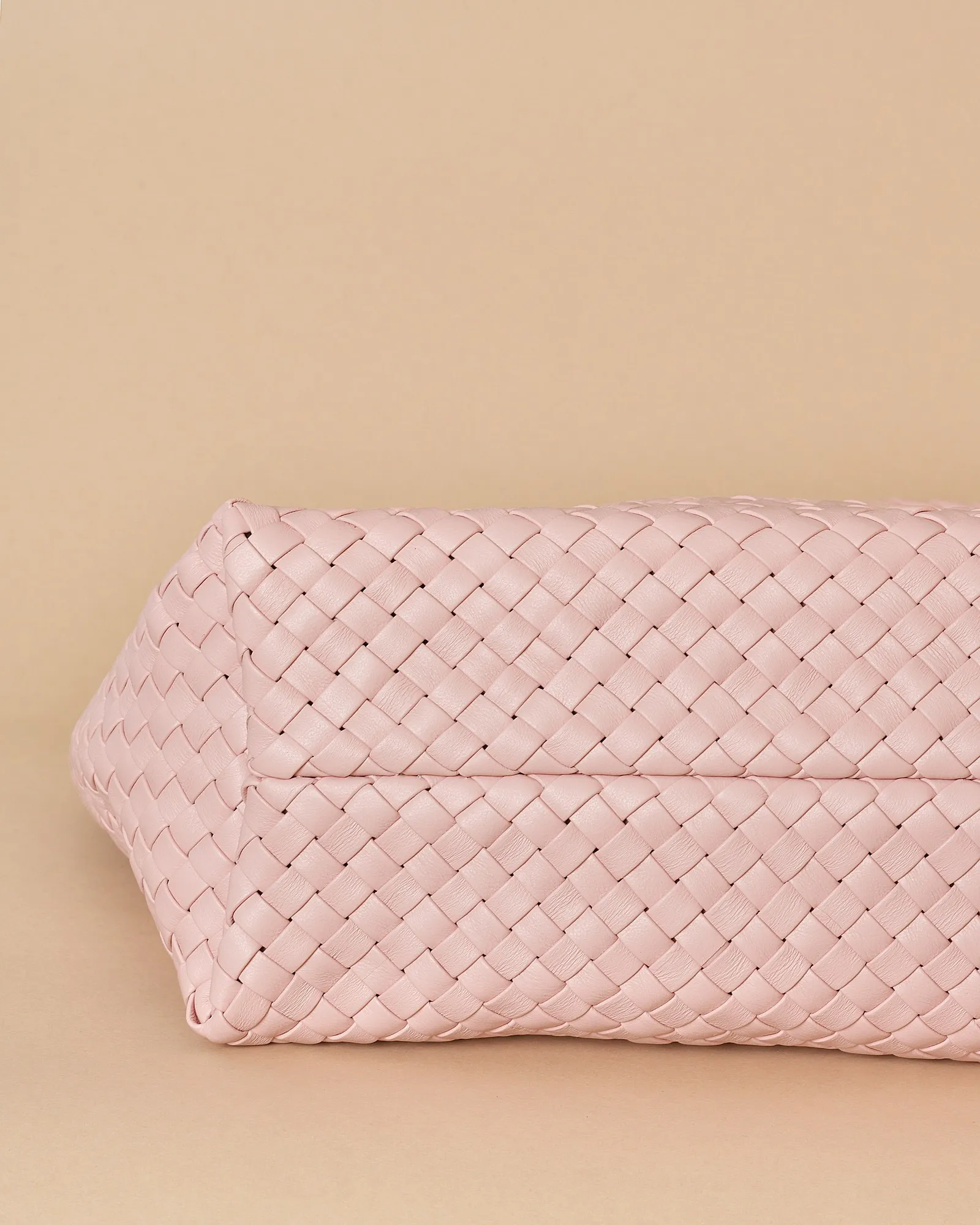 Sac en cuir tressé rose clair Falorni 