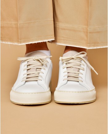 Baskets blanches en cuir Woman by Common Projects 