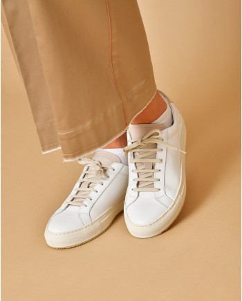 Baskets blanches en cuir Woman by Common Projects 