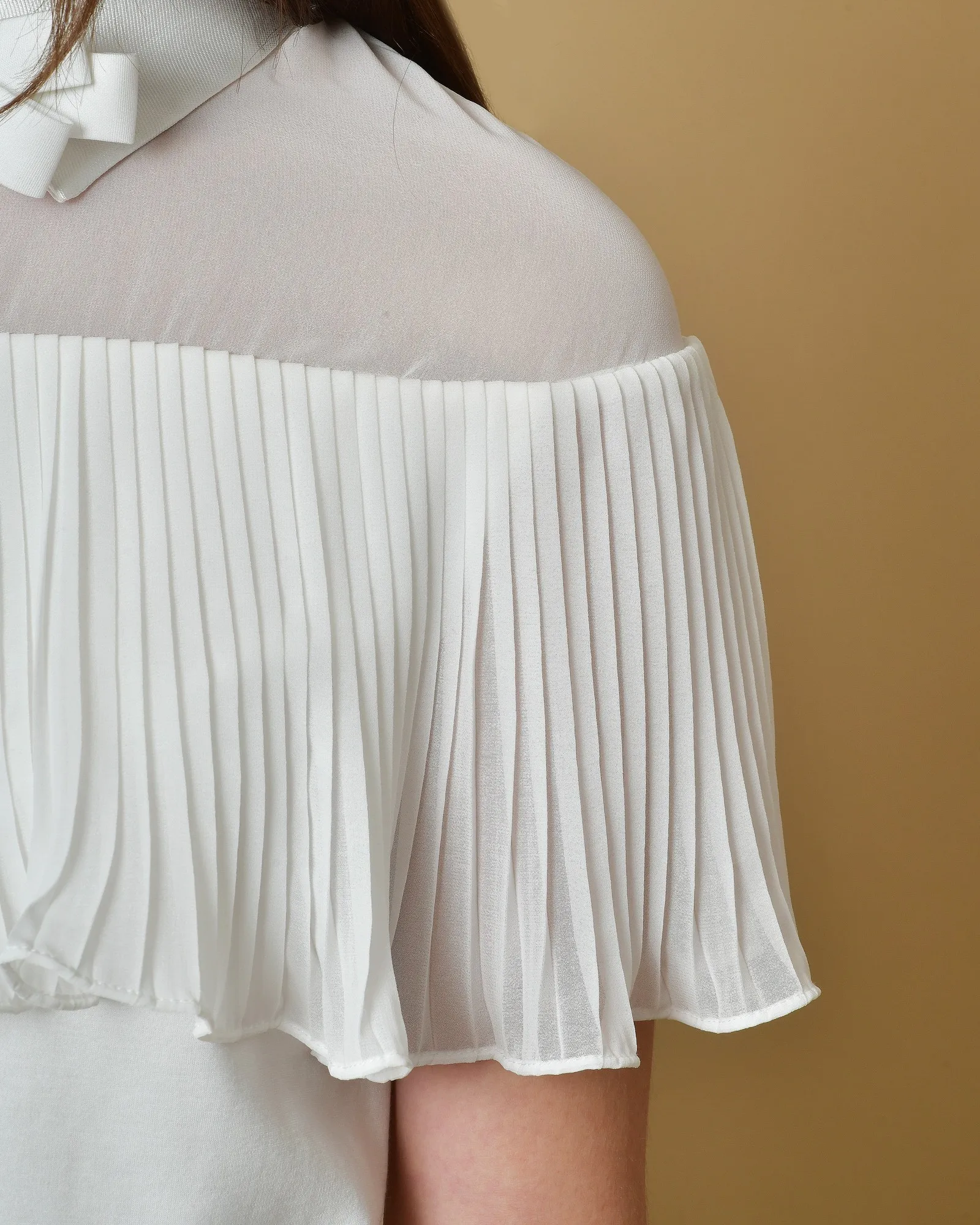 Blouse blanche avec nœud et volants Edward Achour 