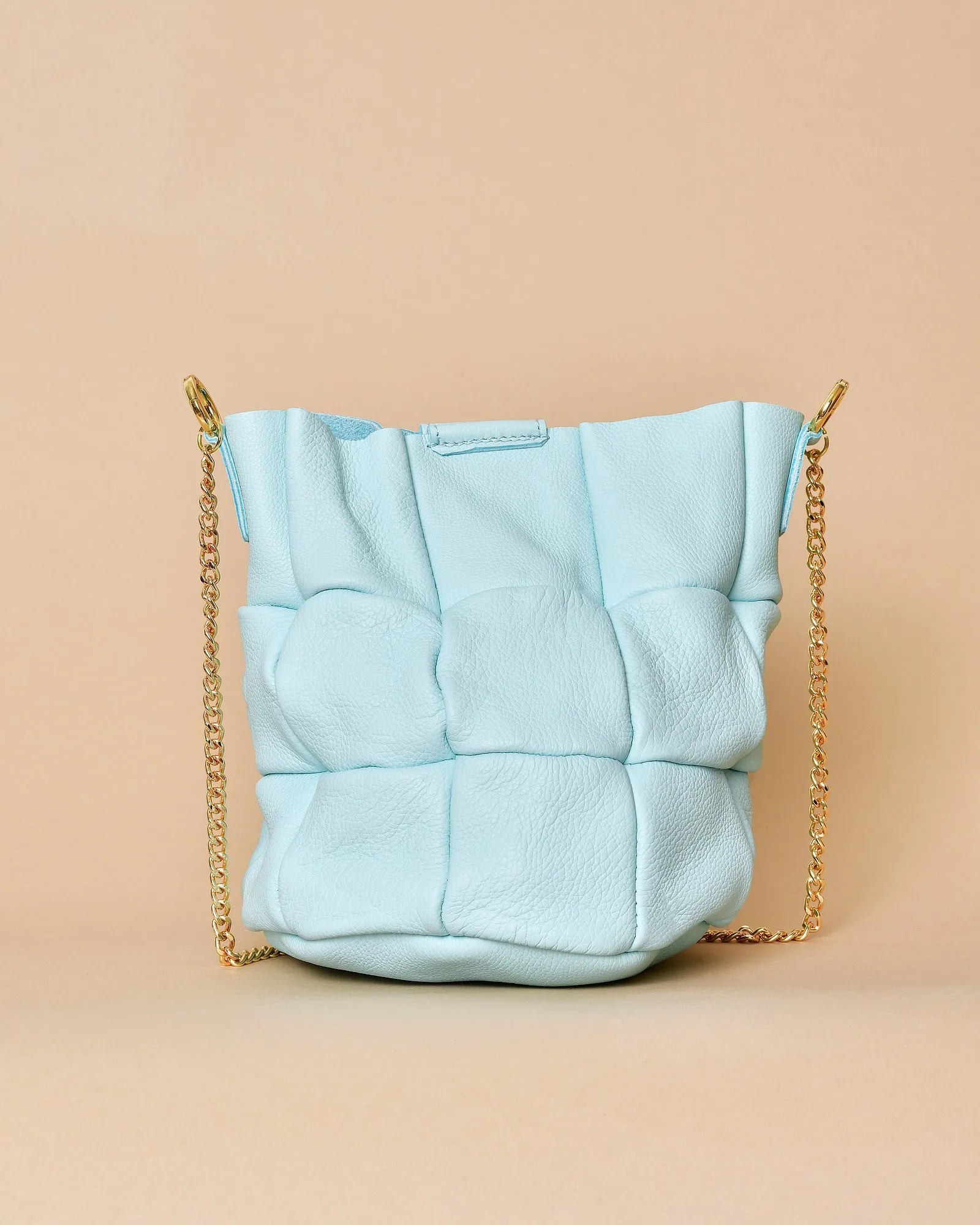 Sac à main bleu en cuir avec chaîne dorée Falorni 