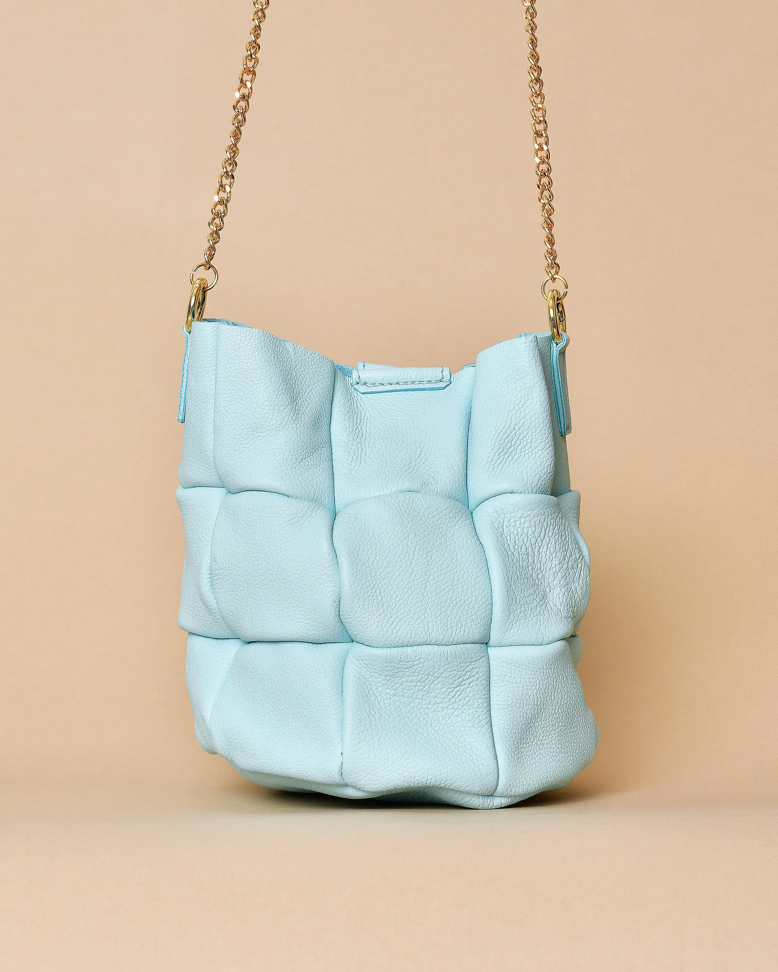 Sac à main bleu en cuir avec chaîne dorée Falorni 