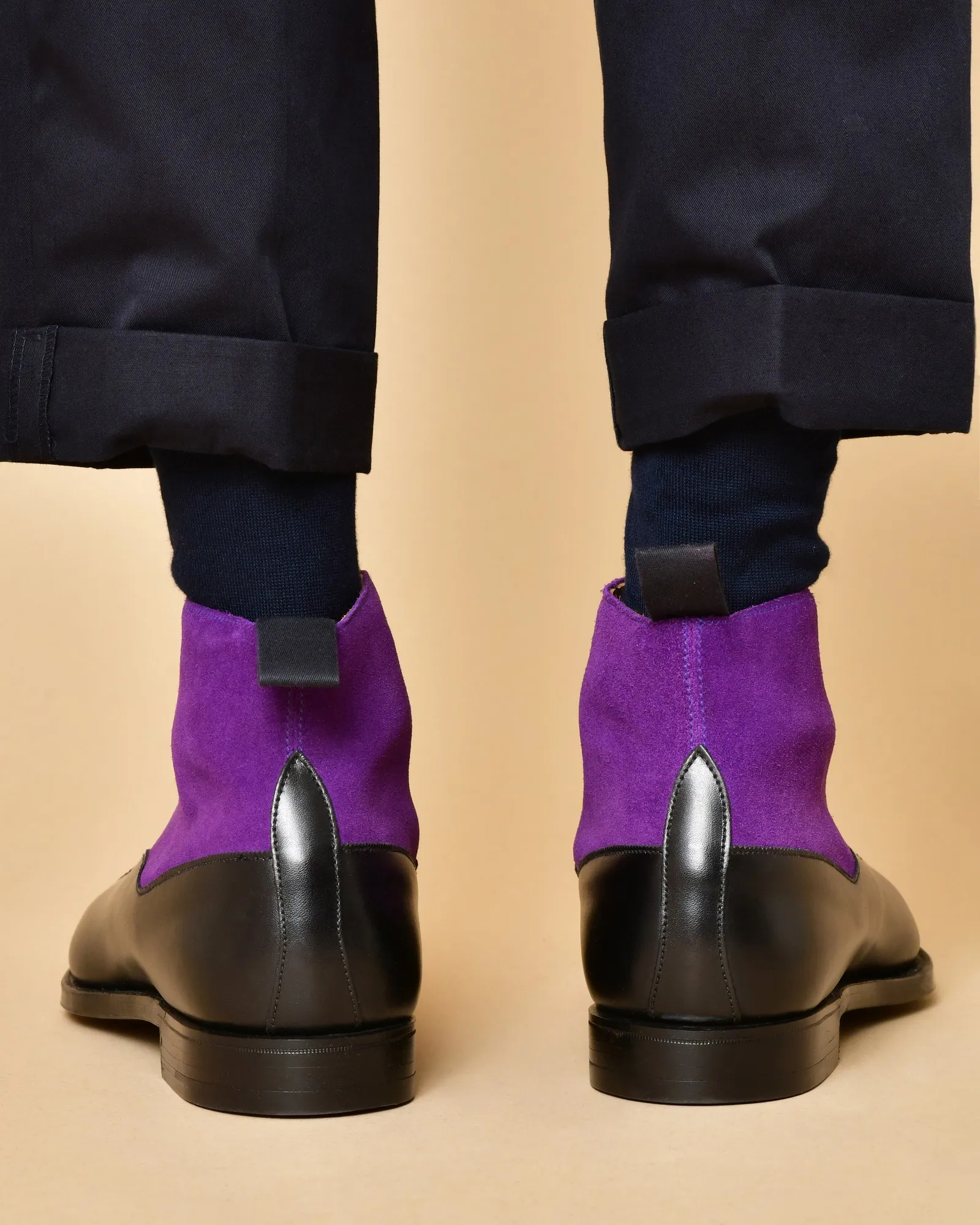 Bottines en cuir noir et suède violet Crockett & Jones 