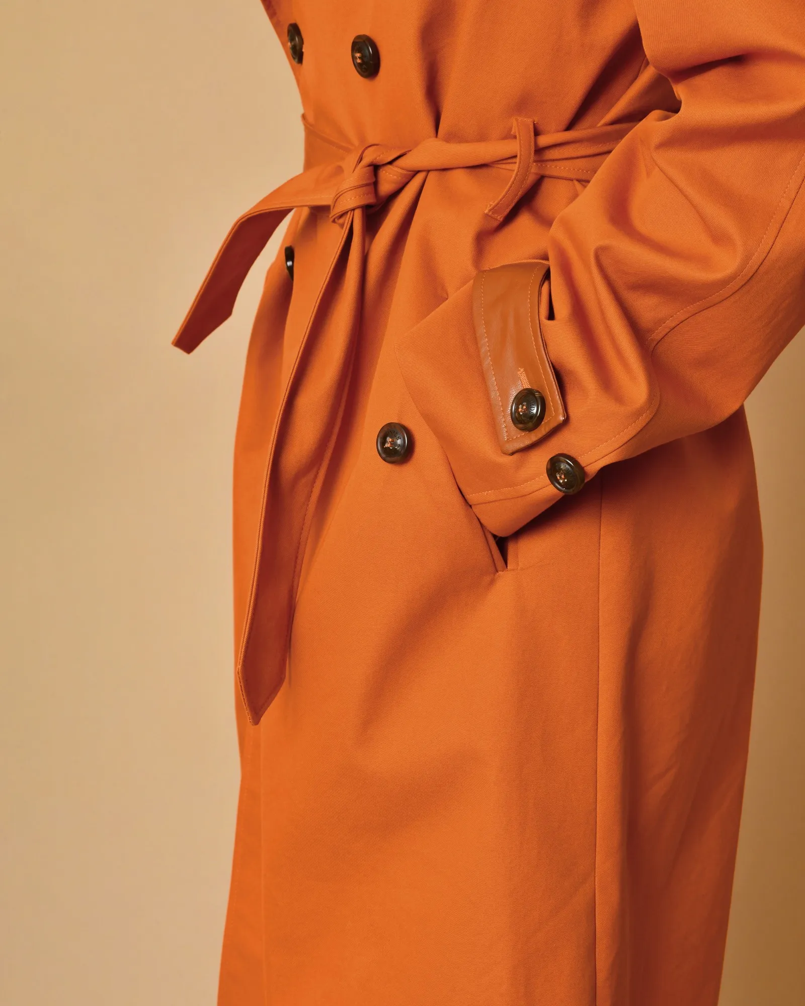 Trench coat en coton orange à ceinture Lords & Fools 