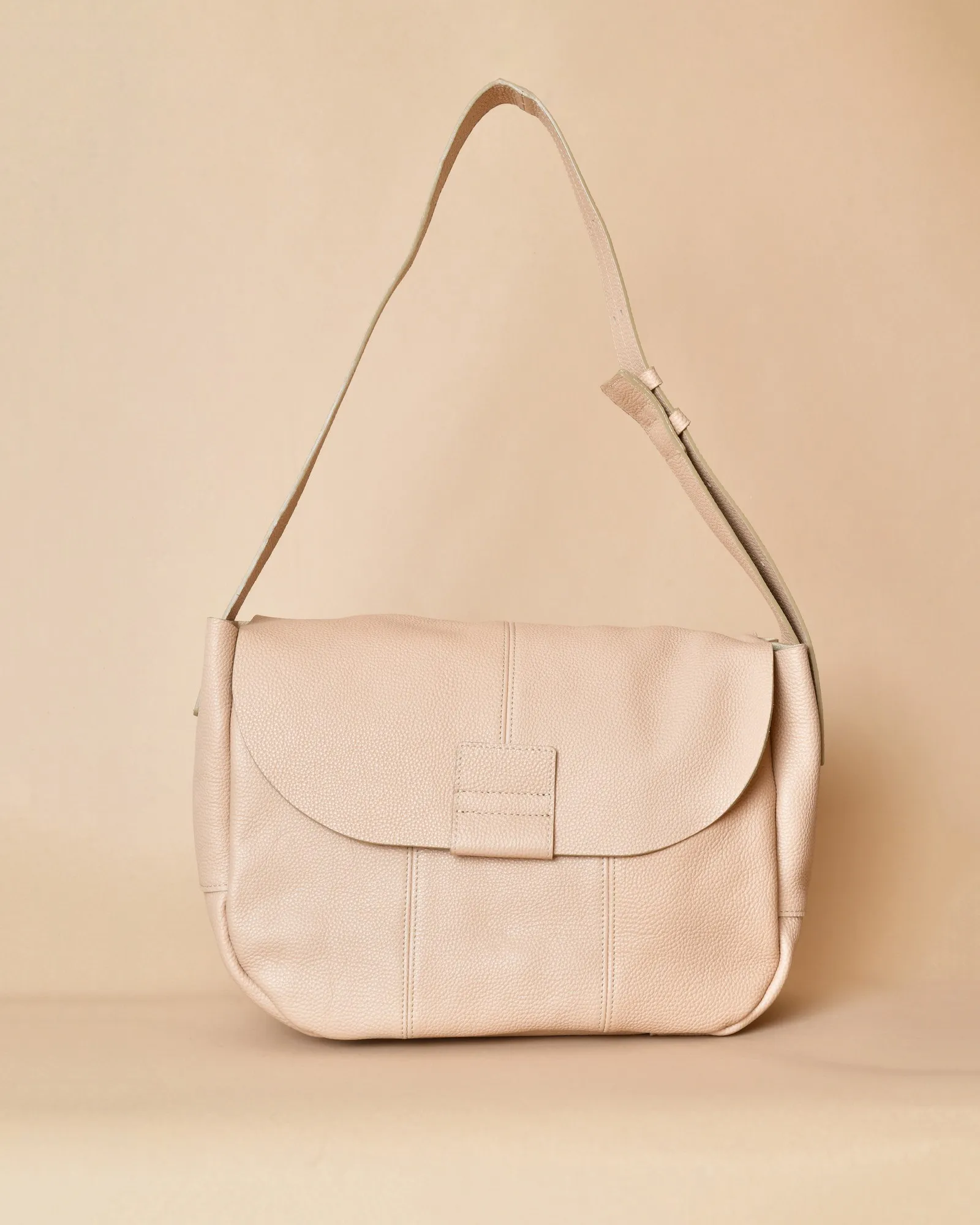 Sac porté épaule en cuir texturé beige Falorni 