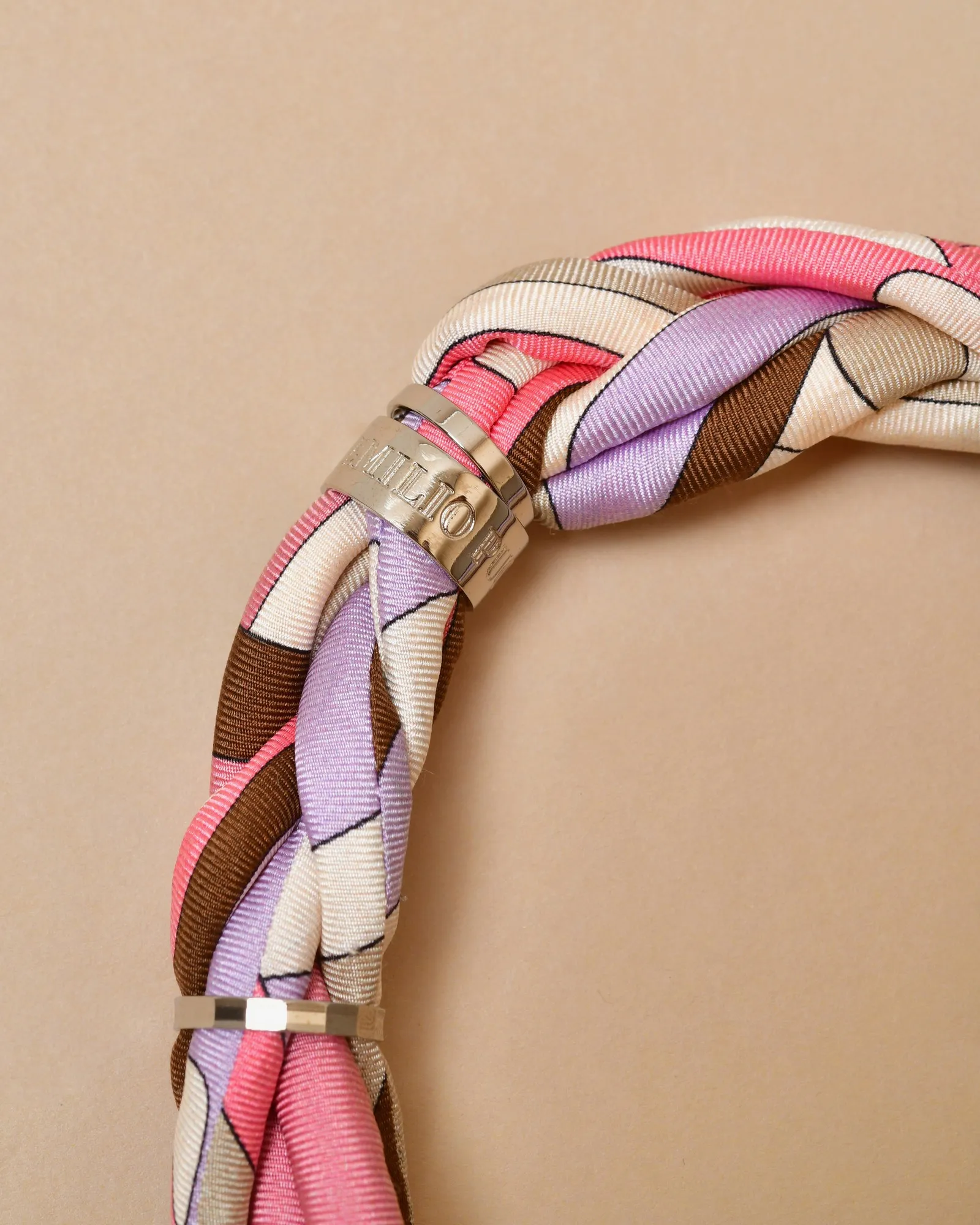 Collier en tissu imprimé rose à anneaux Emilio Pucci 