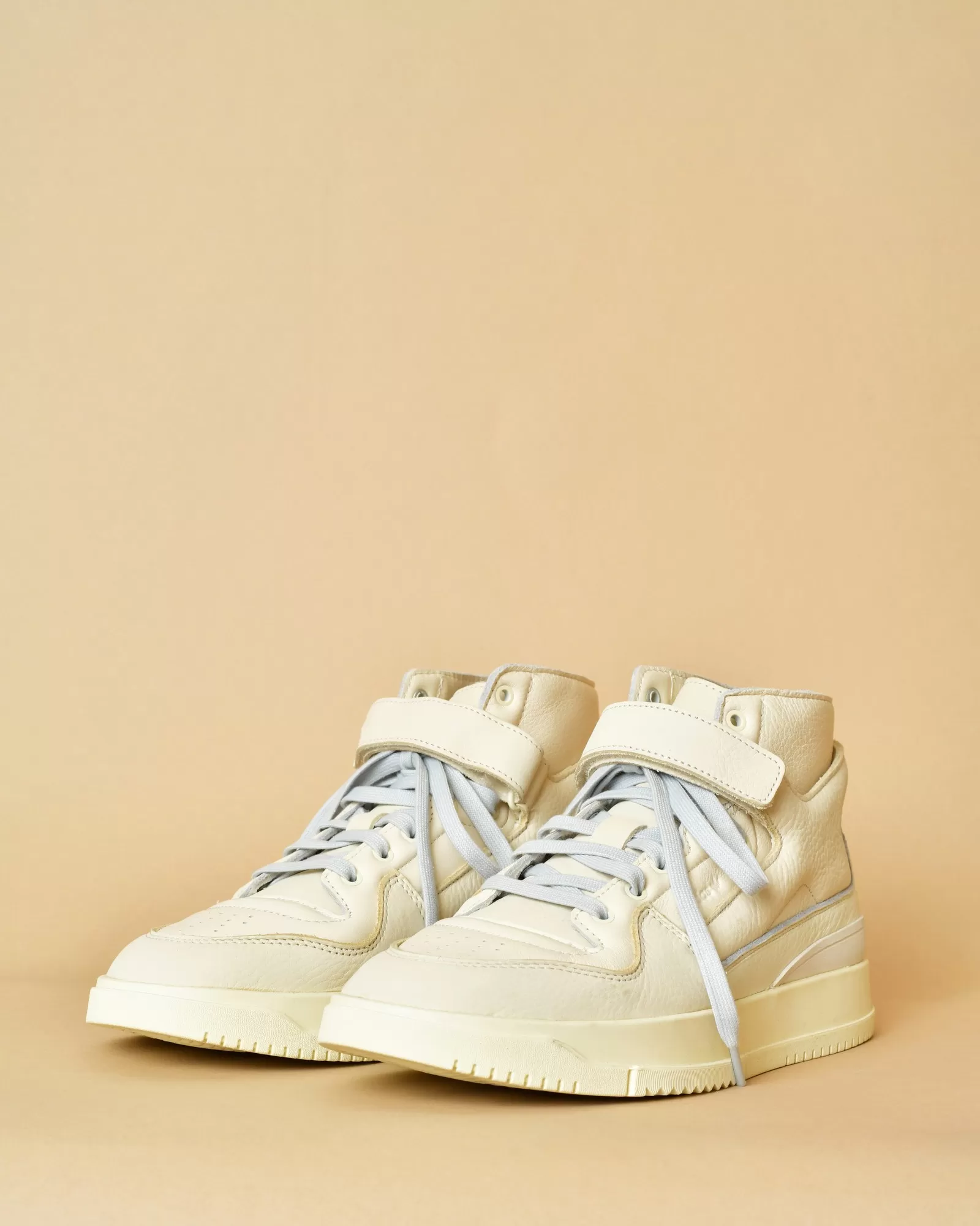 Baskets montante en cuir beige Adidas 