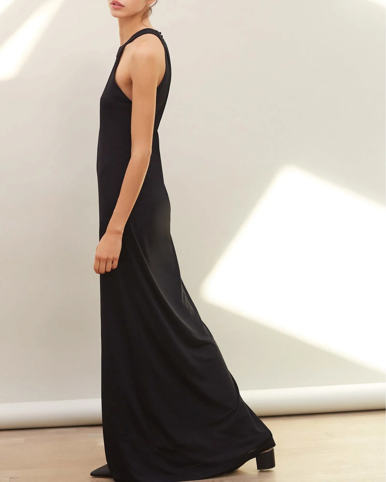 Robe longue noir dos nu Chacok 