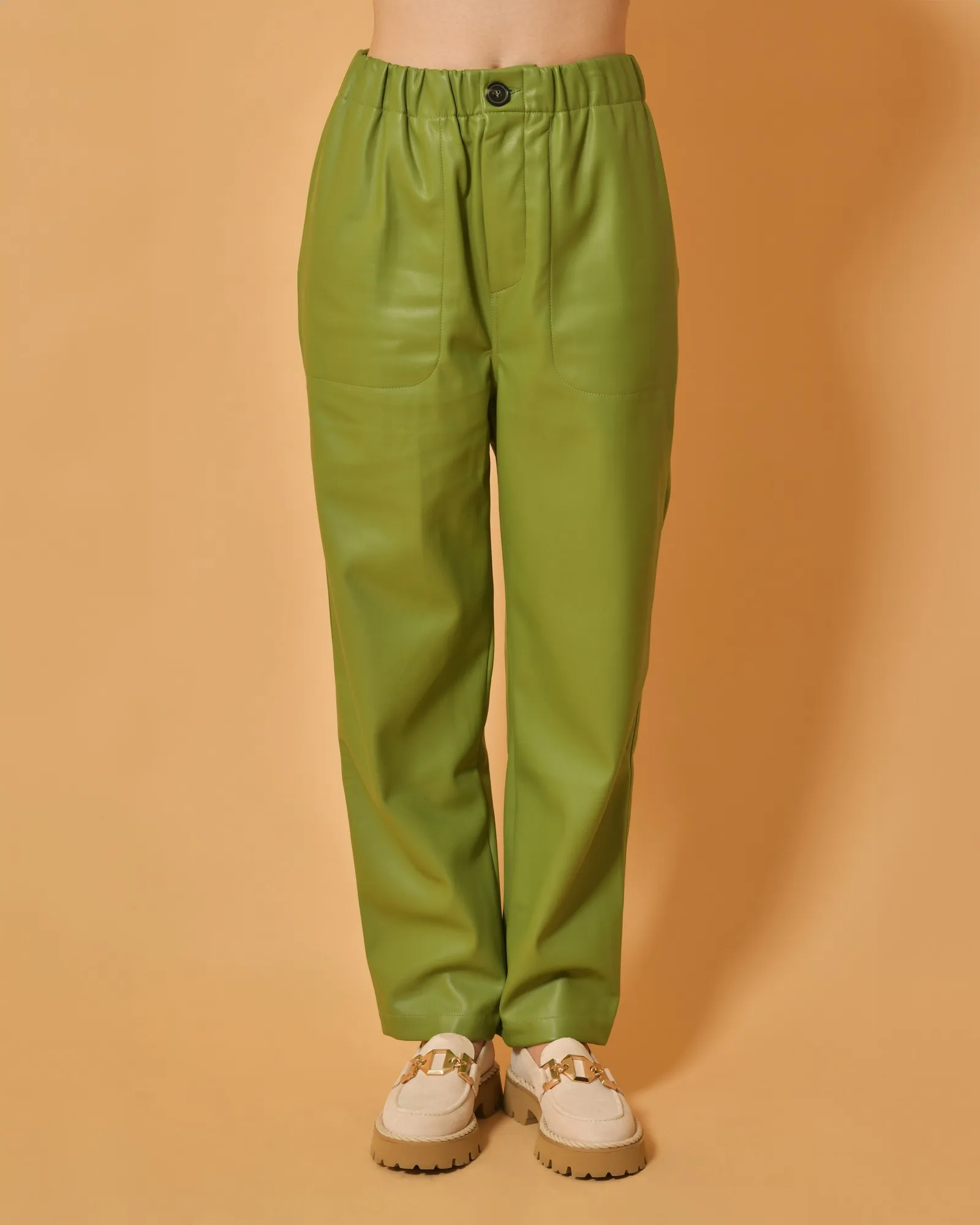 Pantalon en cuir synthétique vert Chloé Stora 