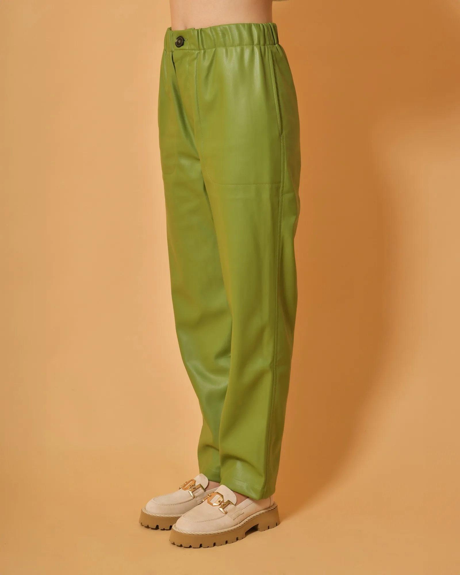 Pantalon en cuir synthétique vert Chloé Stora 