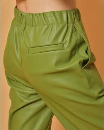 Pantalon en cuir synthétique vert Chloé Stora 