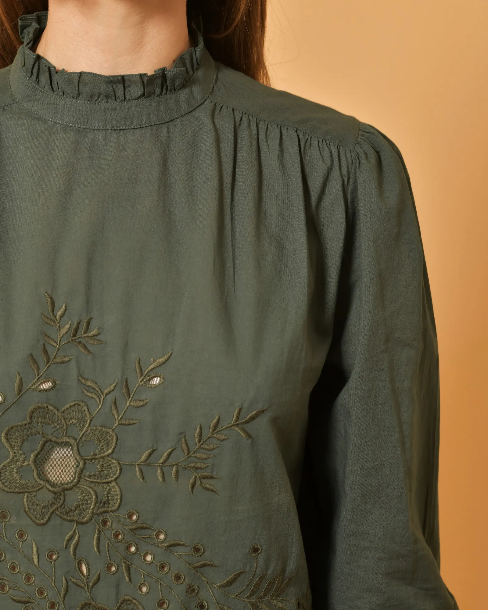 Blouse en coton vert à broderies Diega 