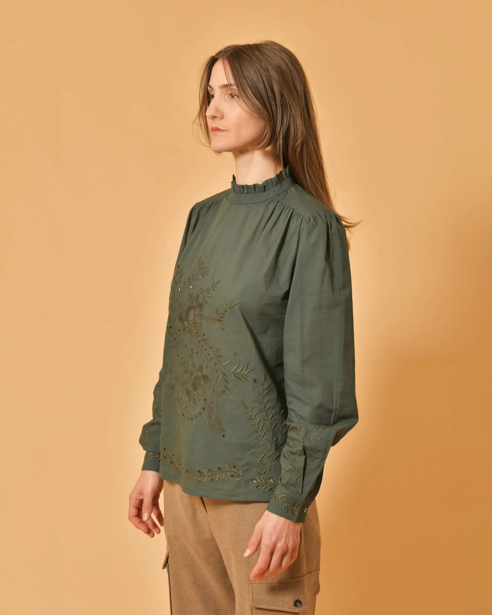 Blouse en coton vert à broderies Diega 