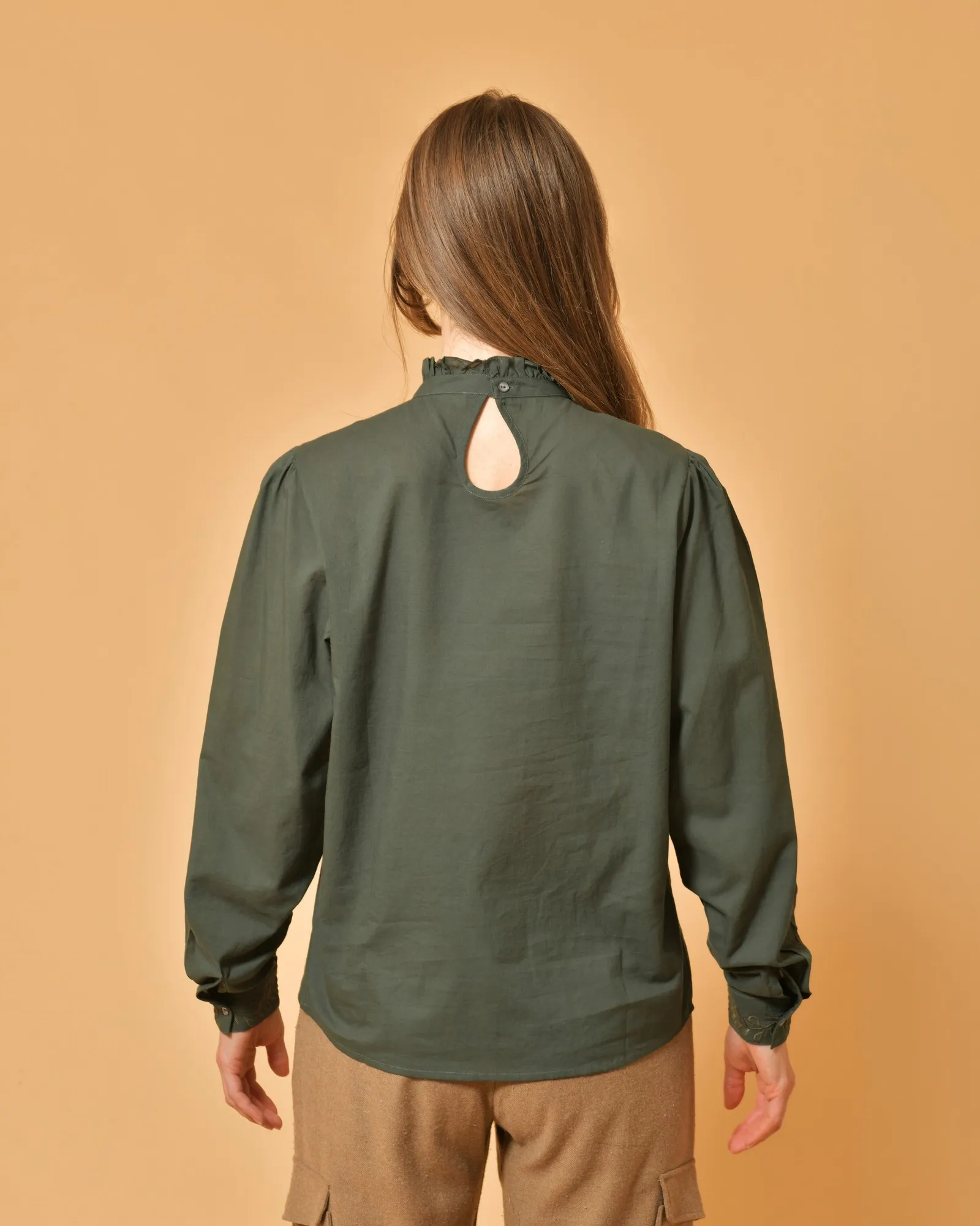 Blouse en coton vert à broderies Diega 