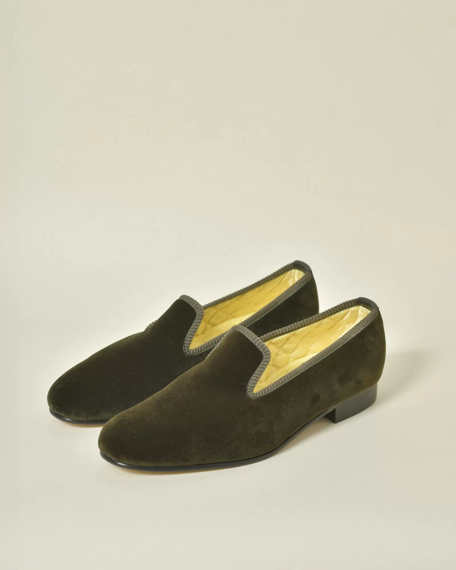 Mocassins en velours vert olive Bowhill & Elliott 