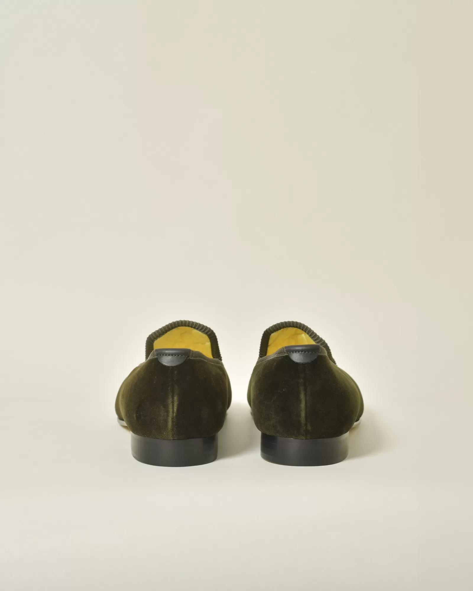 Mocassins en velours vert olive Bowhill & Elliott 