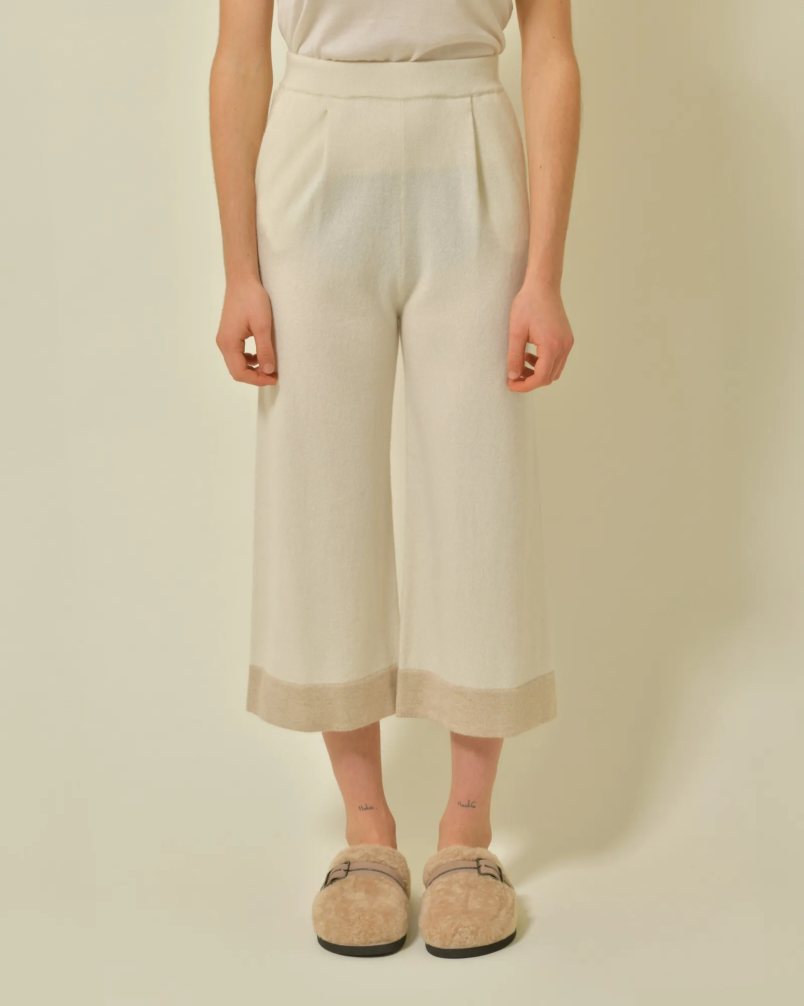 Pantalon en cachemire beige Fabiana Filippi 