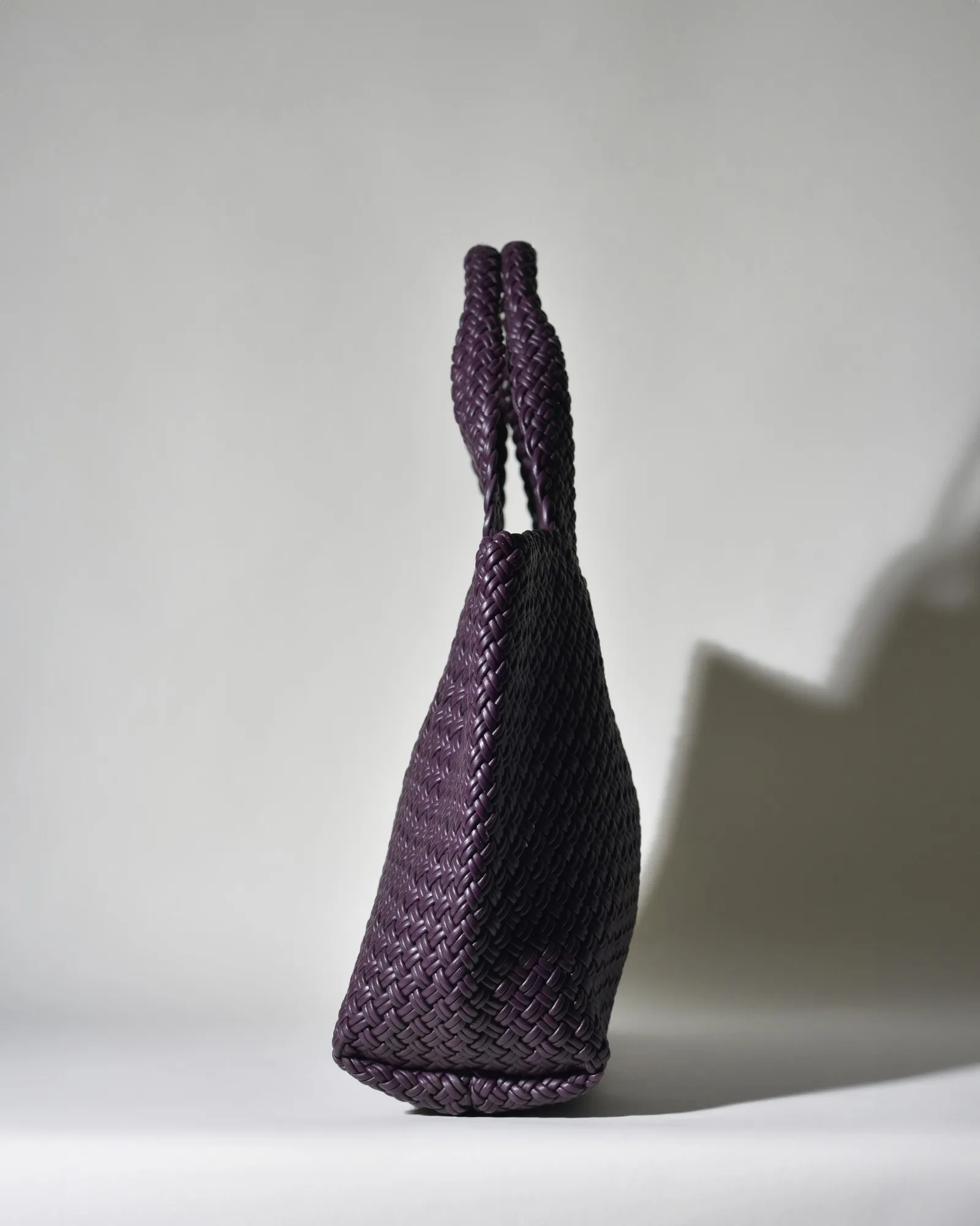 Sac porté épaule en cuir tressé violet Falorni 