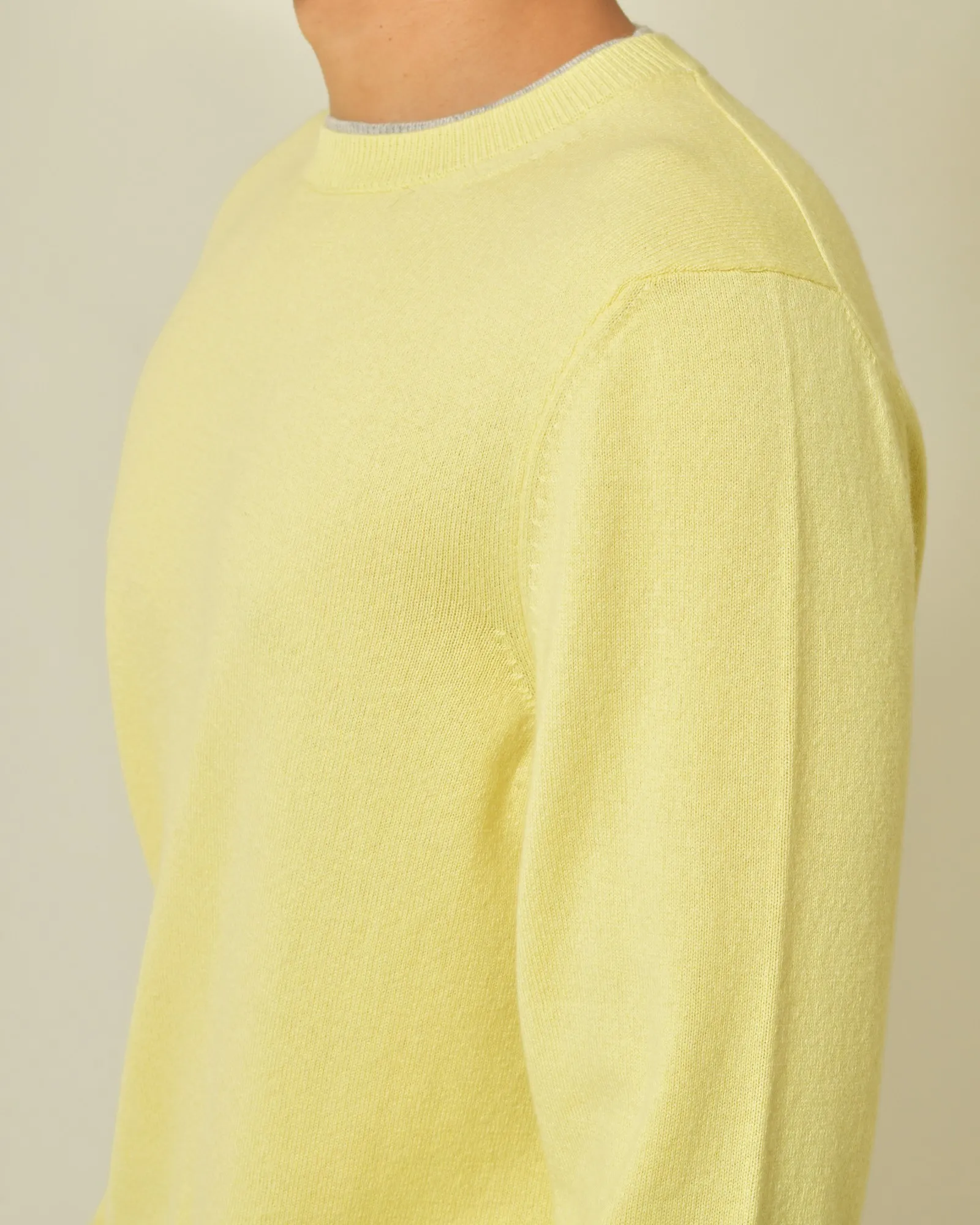 Pull en laine soie et cachemire jaune Peserico 