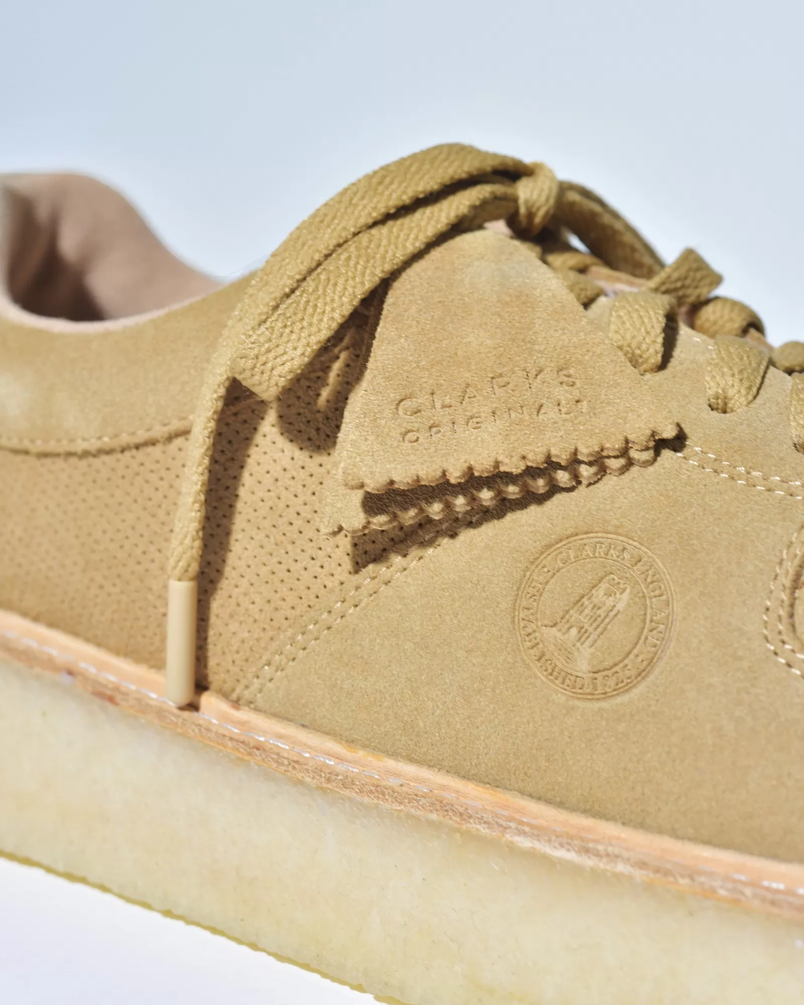 Baskets en daim marron Clarks 