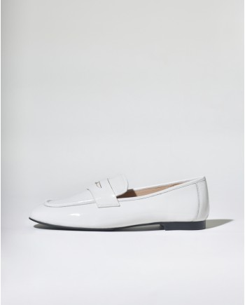 Mocassins en cuir vernis blanc Mercadal 