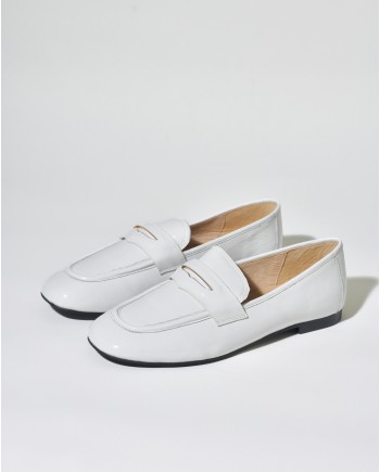 Mocassins en cuir vernis blanc Mercadal 