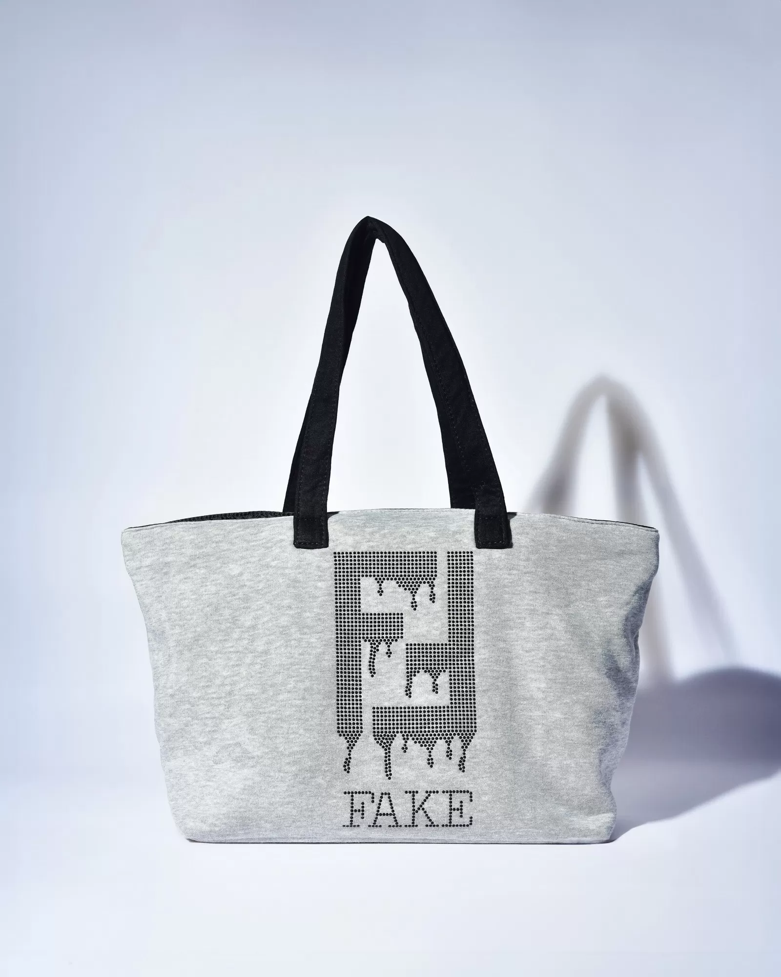 Sac porté épaule gris à applications FF True Fake 