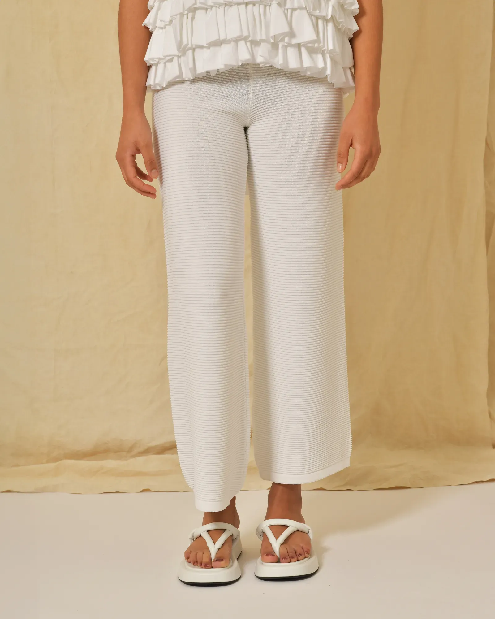 Pantalon côtéle blanc Liviana Conti