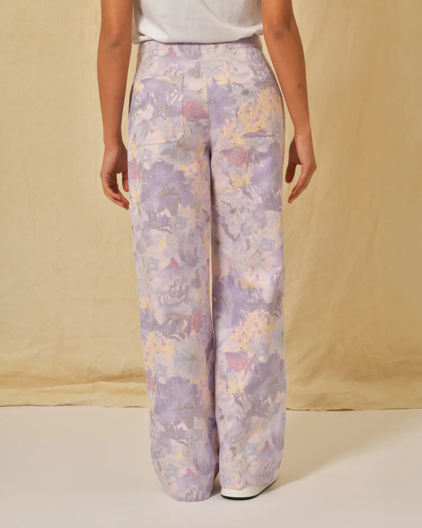 Pantalon à imprimé floral violet AVN