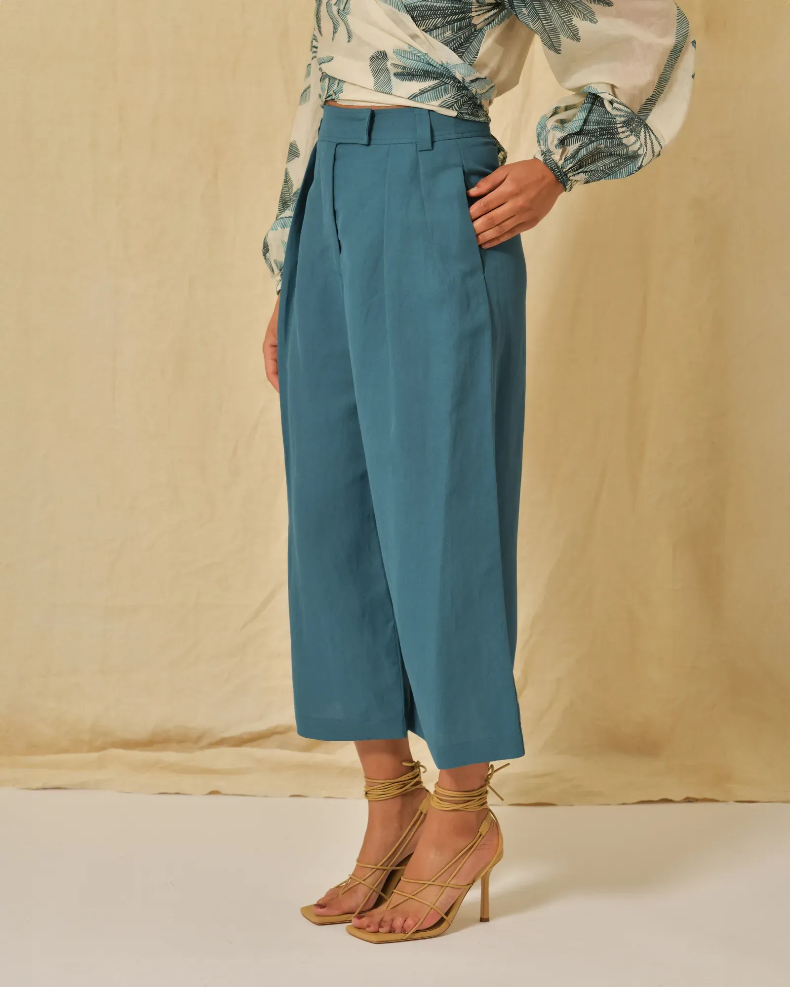 Pantalon raccourci en viscose et lin Liviana Conti