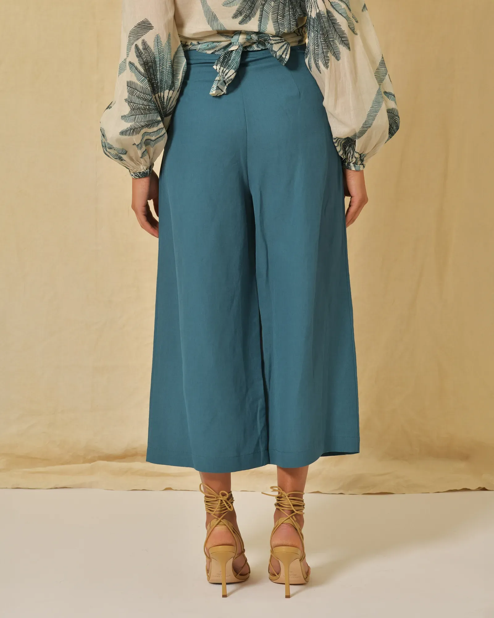 Pantalon raccourci en viscose et lin Liviana Conti