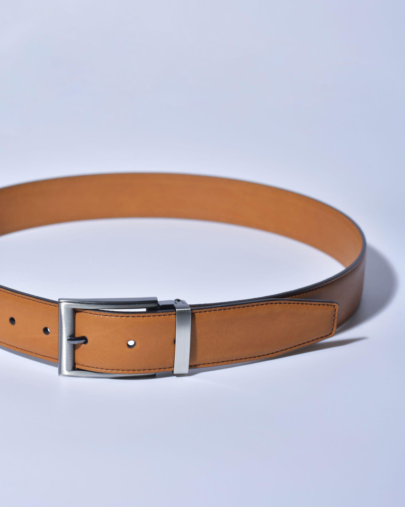 Ceinture en cuir lisse velouté camel réglable Falorni