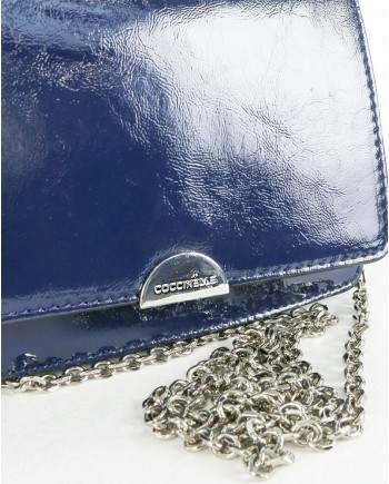 Pochette à bandoulière en cuir vernis bleu Coccinelle 