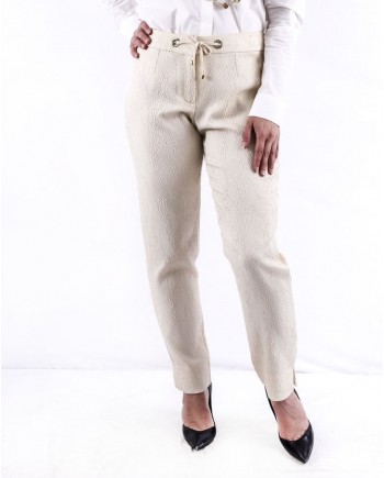 Pantalon cigarette en crêpe texturé beige SVNTY 