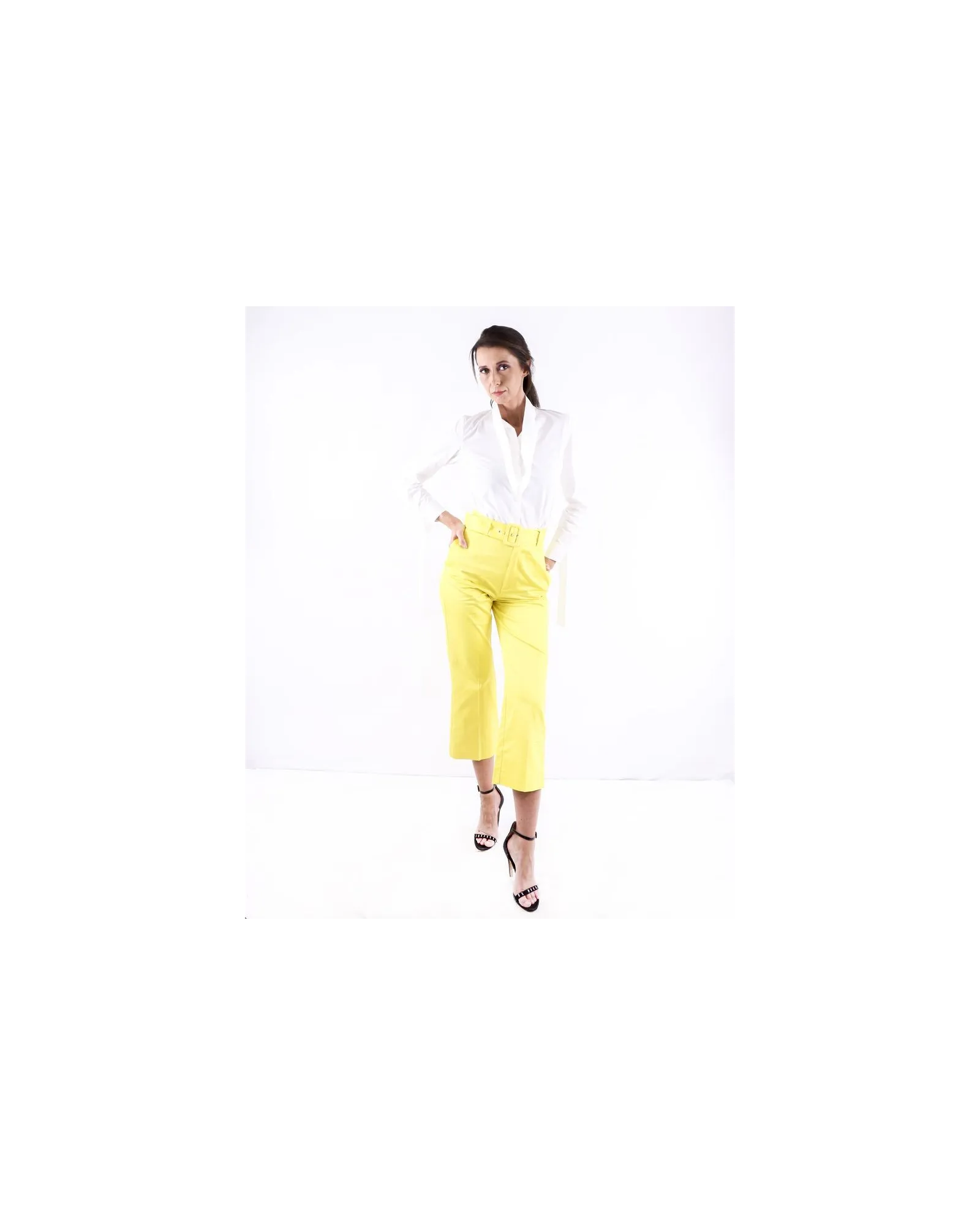 Pantalon culotte jaune ceinturé Space Simona Corsellini 