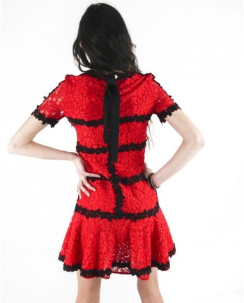 Robe rouge en dentelle Edward Achour 